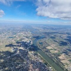 Flugwegposition um 13:46:53: Aufgenommen in der Nähe von Krems an der Donau, Österreich in 2138 Meter